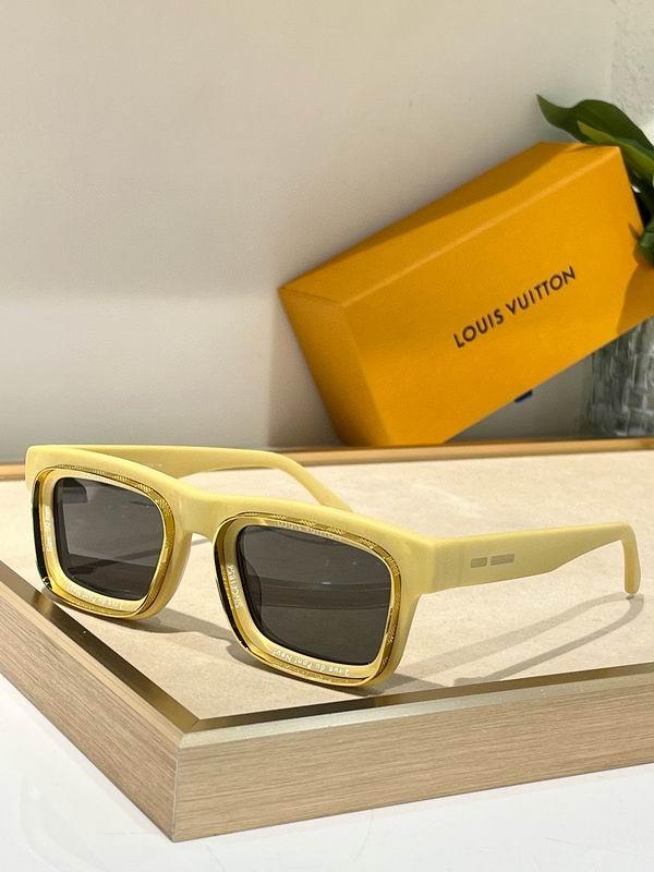 LV Sunglasses 825